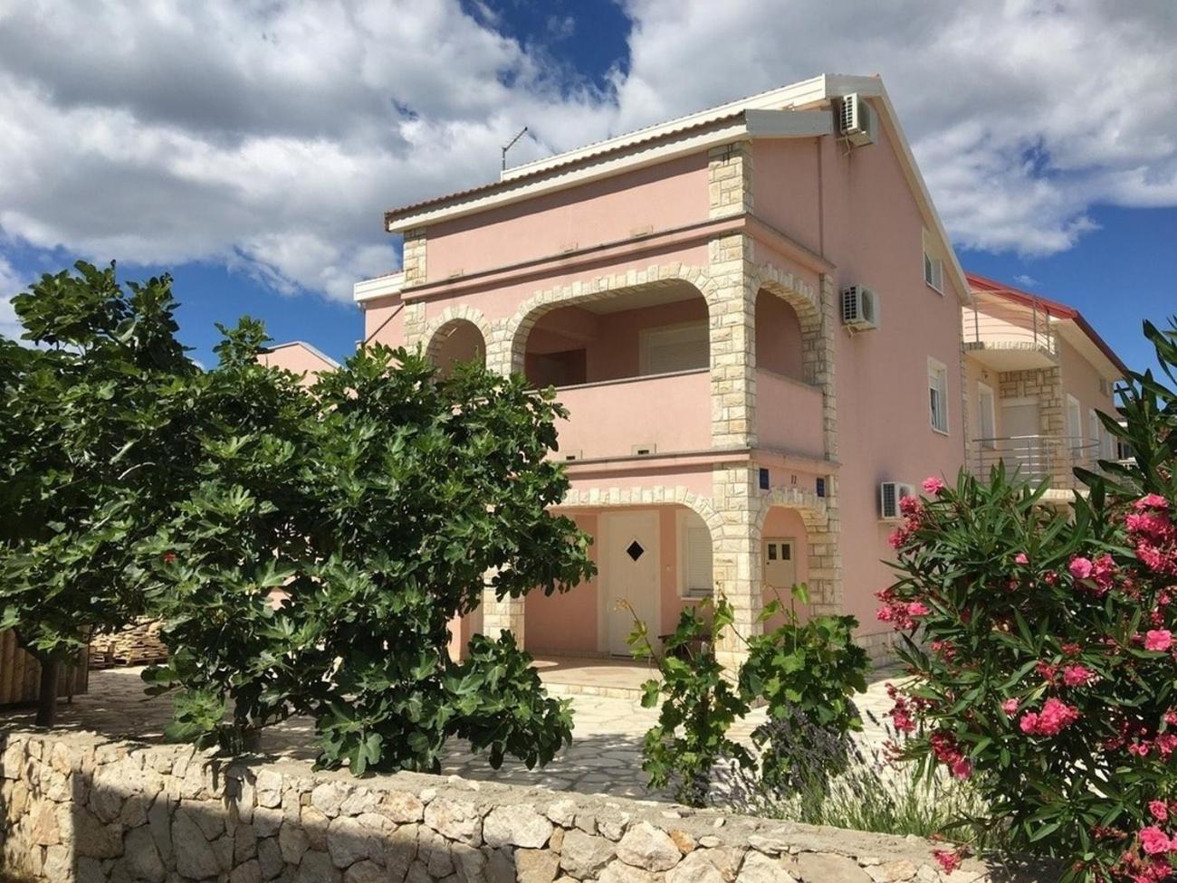 Apartments By The Sea Mandre, Pag - 6507 Kolan Exterior photo
